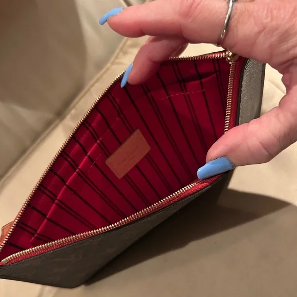 Superb pristine BRAND NEW Pochette GM RARE Cerise interior π - Picture 13 of 15